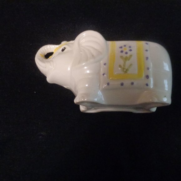VINTAGE HAPPY ELEPHANT POTTERY PLANTER - Picture 4 of 7